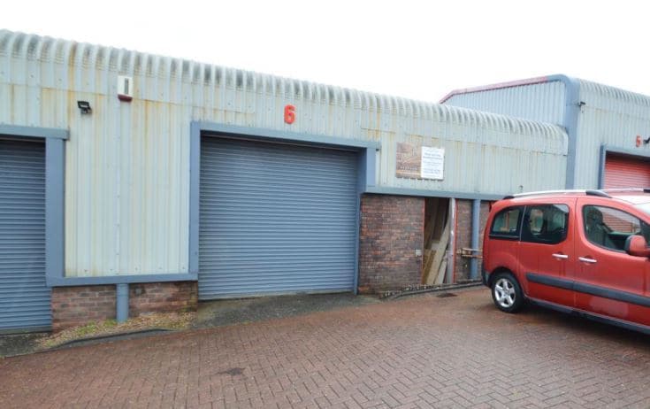 7 Clovelly Rd, Bideford to rent - Building Photo - Image 2 of 3