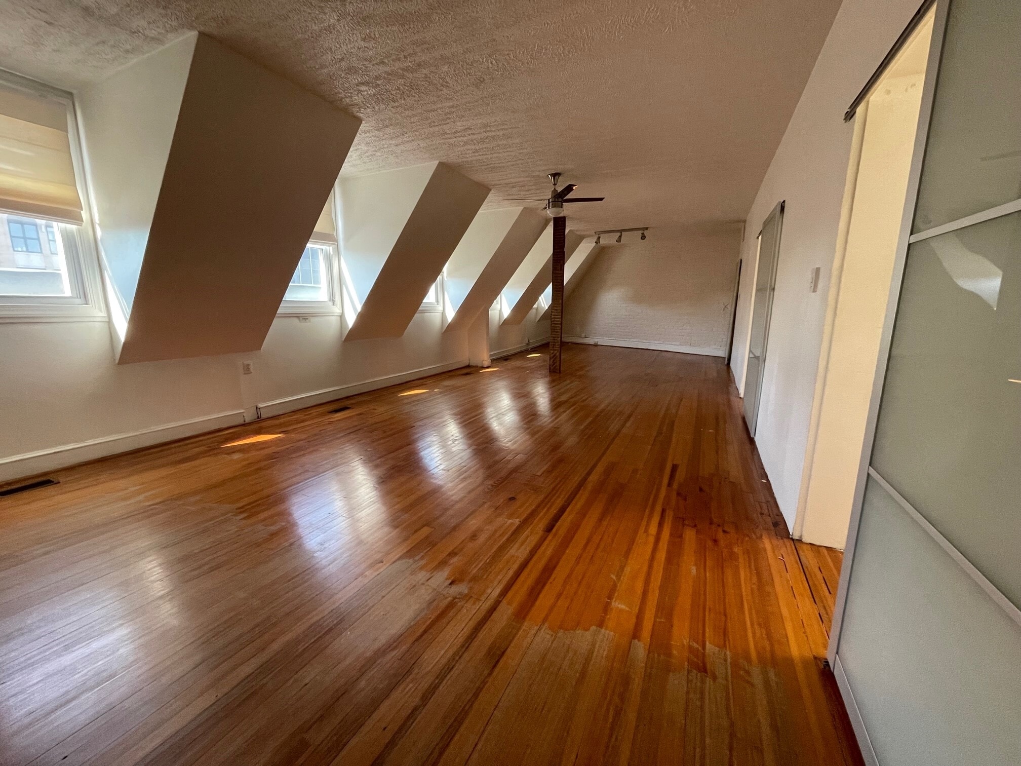 1635 Connecticut Ave NW, Washington, DC to rent Interior Photo- Image 1 of 4