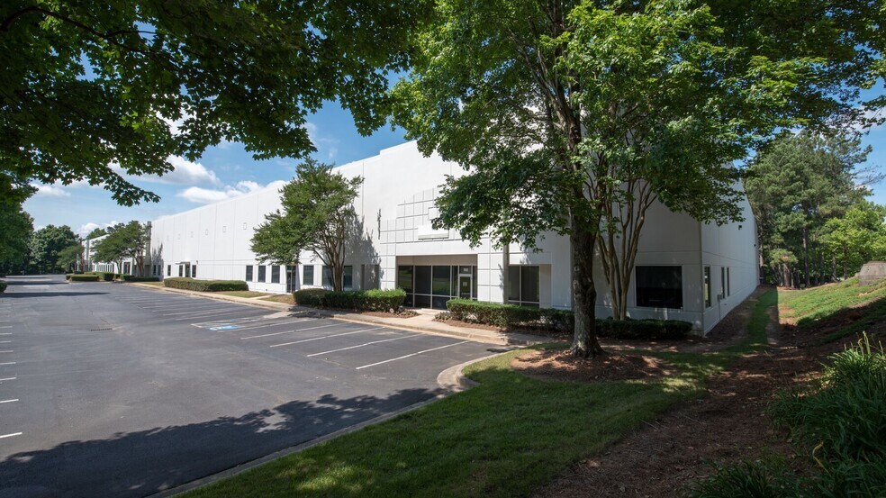 7000 Cobb International Blvd, Kennesaw, GA for rent - Building Photo - Image 3 of 9