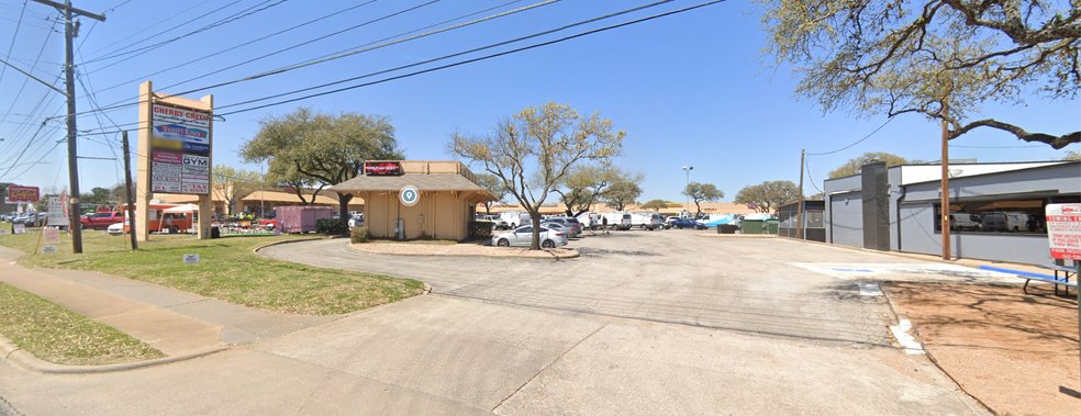 5700-5730 Manchaca Rd, Austin, TX for rent - Building Photo - Image 2 of 8