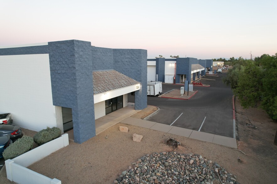 700 N Golden Key St, Gilbert, AZ for rent - Building Photo - Image 1 of 6