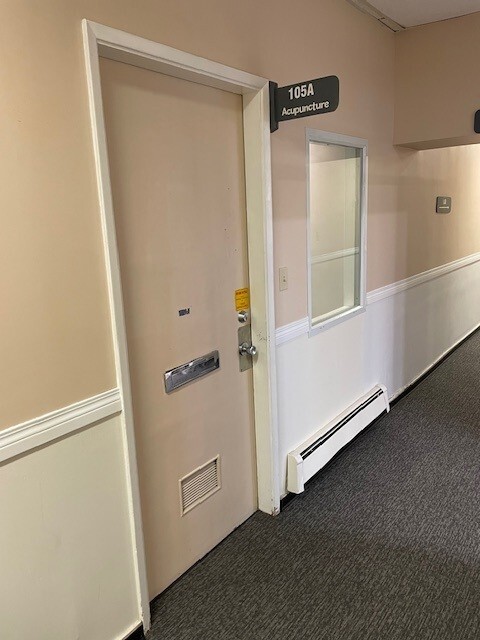 1900-1950 Lonsdale Ave, North Vancouver, BC to rent Interior Photo- Image 1 of 10