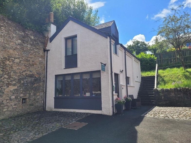 129 High St, Linlithgow to rent - Building Photo - Image 3 of 11