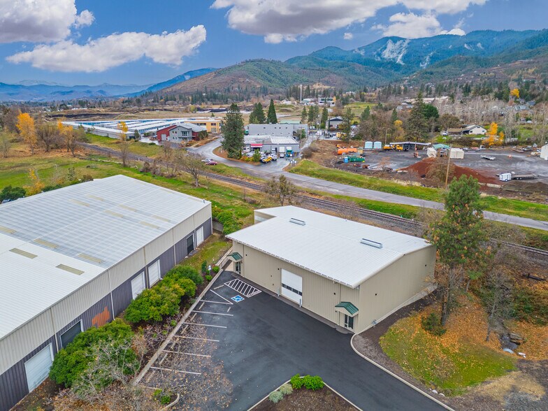 698 Tolman Creek Rd, Ashland, OR for rent - Aerial - Image 3 of 18