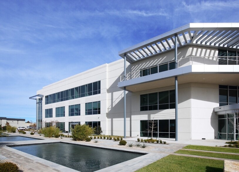 8560 Belleview Dr, Plano, TX to rent - Building Photo - Image 1 of 45