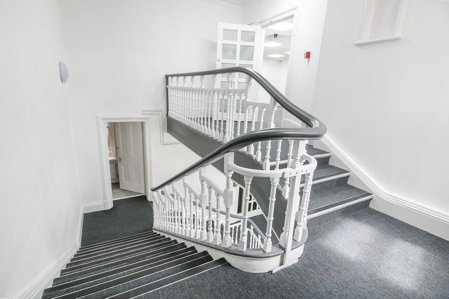 1 Kingsland High St, London to rent - Building Photo - Image 3 of 46