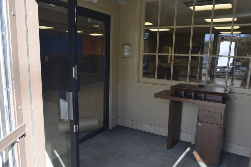 1366 E Main St, Shrub Oak, NY for rent - Lobby - Image 3 of 14