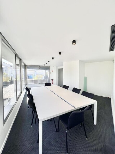 Office in Puteaux to rent - Interior Photo - Image 3 of 7
