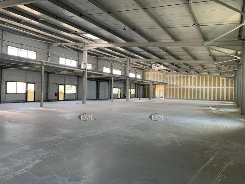 Light Industrial in Avignon to rent - Building Photo - Image 2 of 2