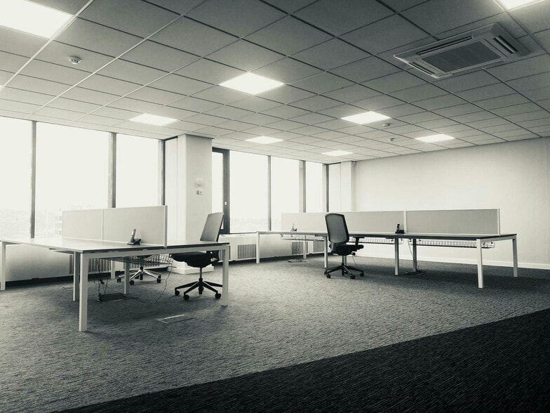 Balm Green, Sheffield to rent - Building Photo - Image 2 of 8