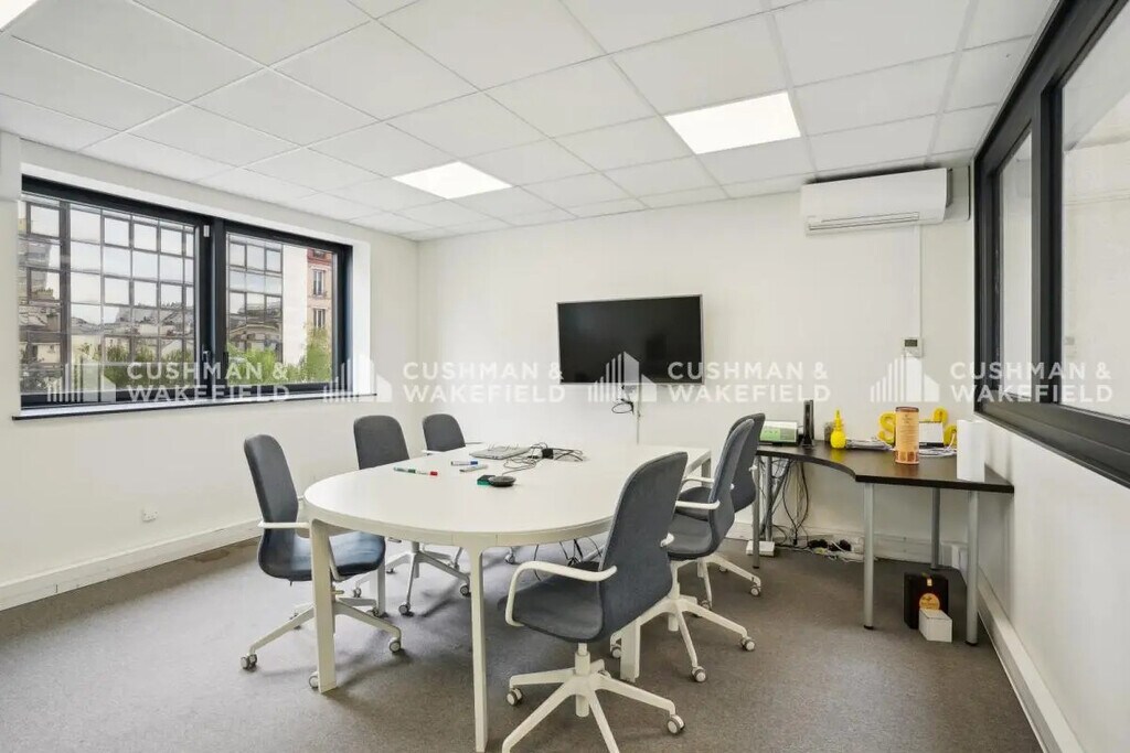 Location Bureaux 198 m² - Photo 1