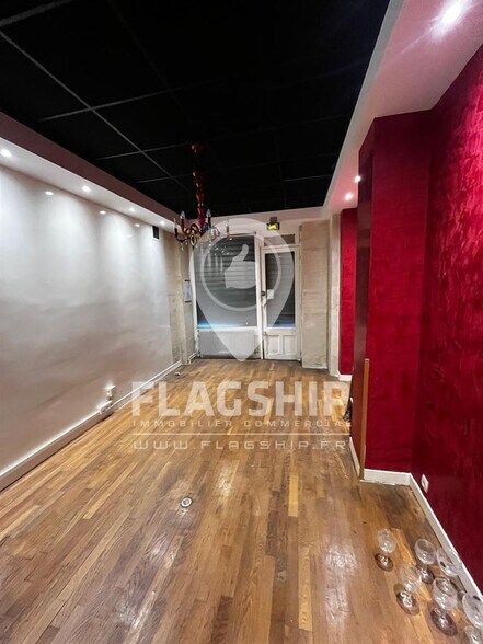 Retail in Paris to rent - Interior Photo - Image 2 of 3