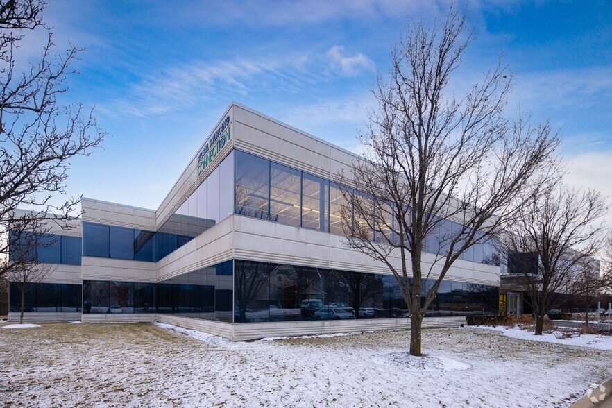 2610 Lake Cook Rd, Riverwoods, IL to rent - Building Photo - Image 1 of 4