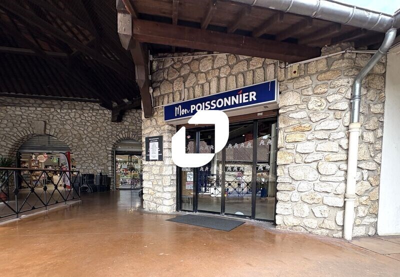 Retail in Jouy-en-Josas to rent Building Photo- Image 1 of 10