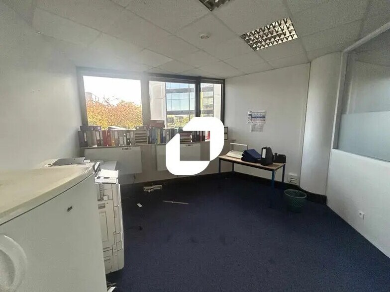 Office in Argenteuil to rent - Interior Photo - Image 3 of 6