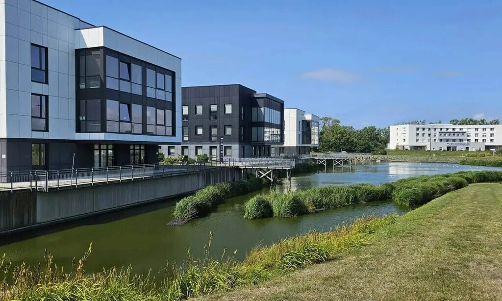 Vente Bureaux 506 m² - Photo 1