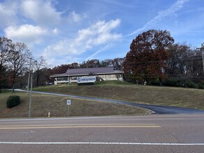 1317 Hickory Valley Rd, Chattanooga, TN for rent Building Photo- Image 1 of 11