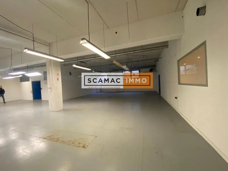 Light Industrial in Vitry-sur-Seine to rent - Interior Photo - Image 1 of 21