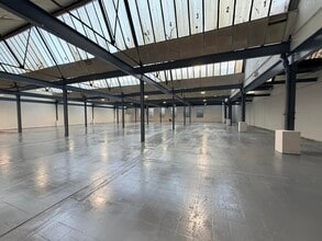 Leagrave Rd, Luton to rent Interior Photo- Image 2 of 3