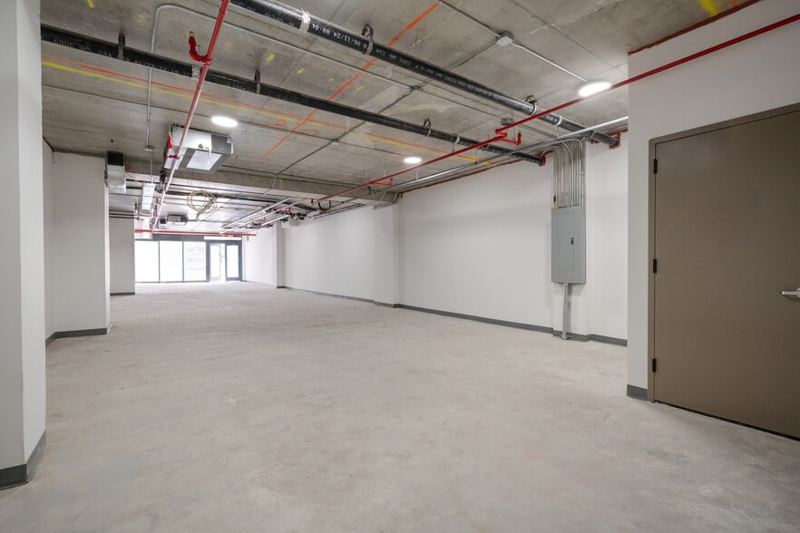 83-07 Queens Boulevard, Elmhurst, NY to rent - Building Photo - Image 2 of 2