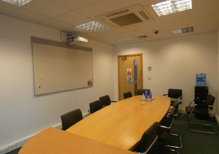 18 Great Bridge St, West Bromwich to rent - Interior Photo - Image 3 of 8