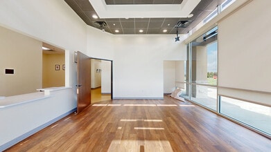 12920 University Blvd, Sugar Land, TX to rent Matterport 3D Scan- Image 1 of 6