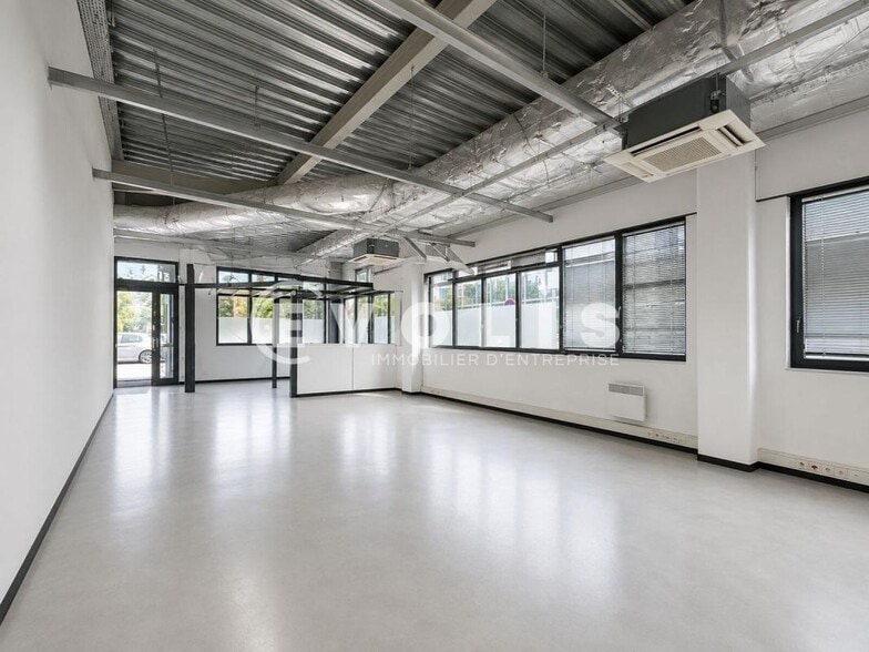 205 Avenue Georges Clemenceau, Nanterre to rent - Interior Photo - Image 3 of 14