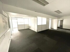 Office in Corbeil-Essonnes to rent Interior Photo- Image 2 of 5