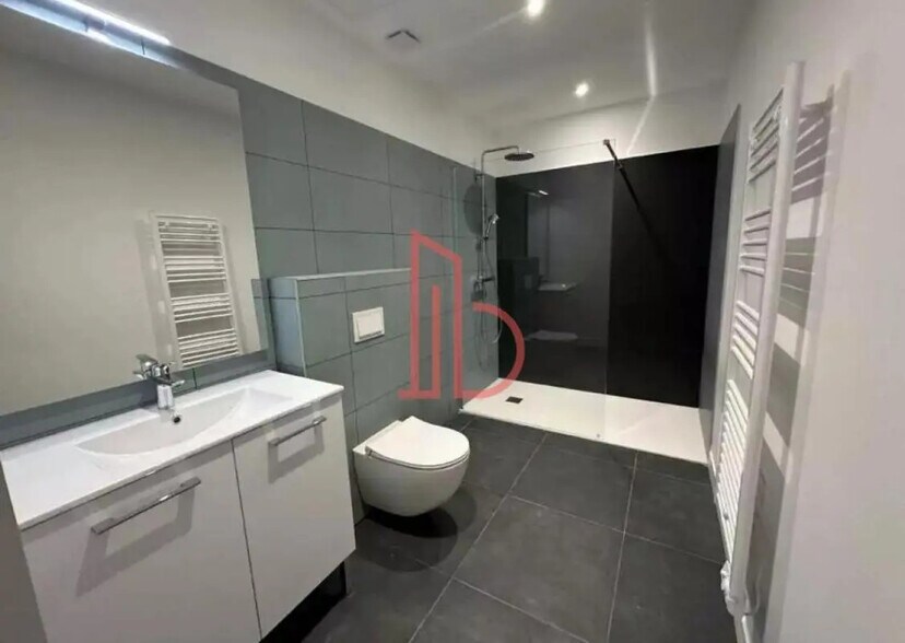 Office in Bordeaux to rent - Interior Photo - Image 2 of 4