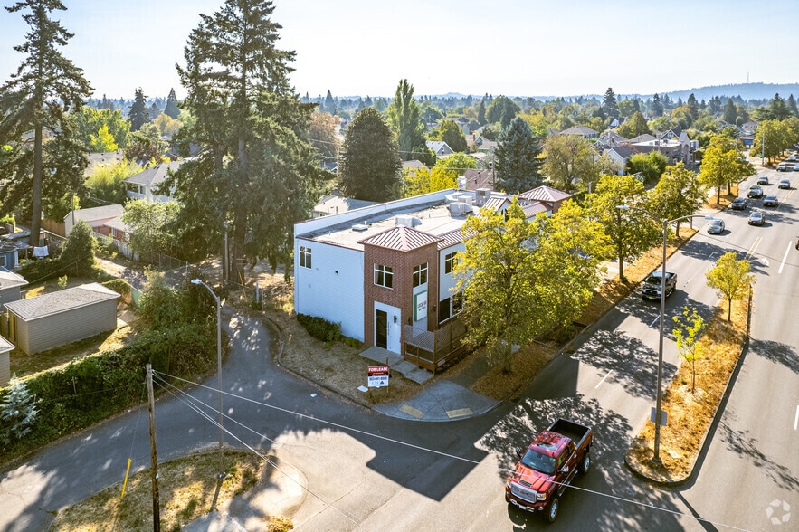 3506 SE 66th Ave, Portland, OR to rent - Building Photo - Image 2 of 7