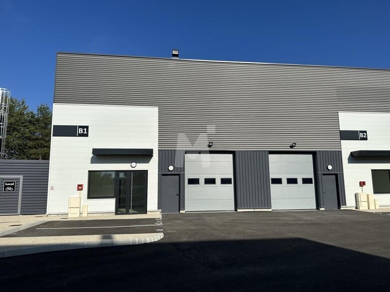 Light Industrial in Savigny-le-Temple to rent - Building Photo - Image 3 of 13