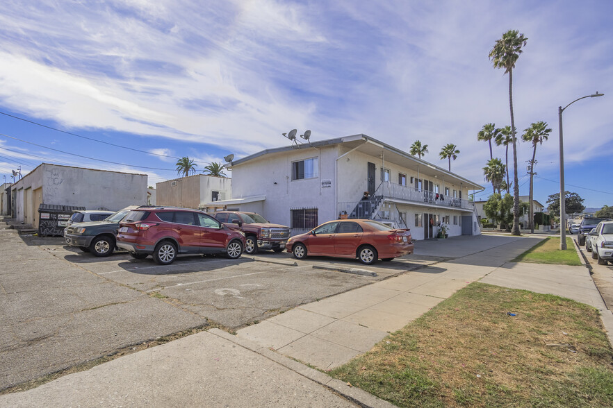 844 King Ave, Wilmington, CA for sale - Primary Photo - Image 1 of 8