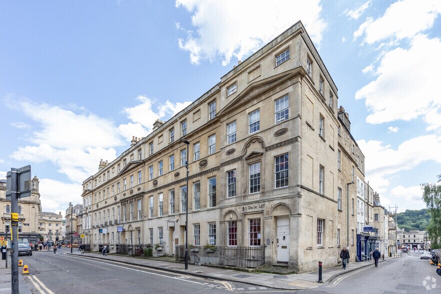 5-6 Queen Sq, Bath to rent - Building Photo - Image 3 of 4