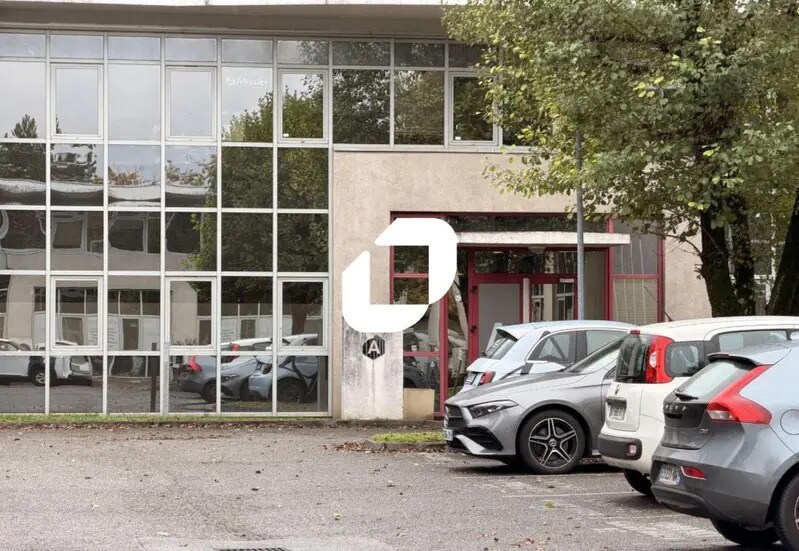 Location Bureaux 171 m² - Photo 1