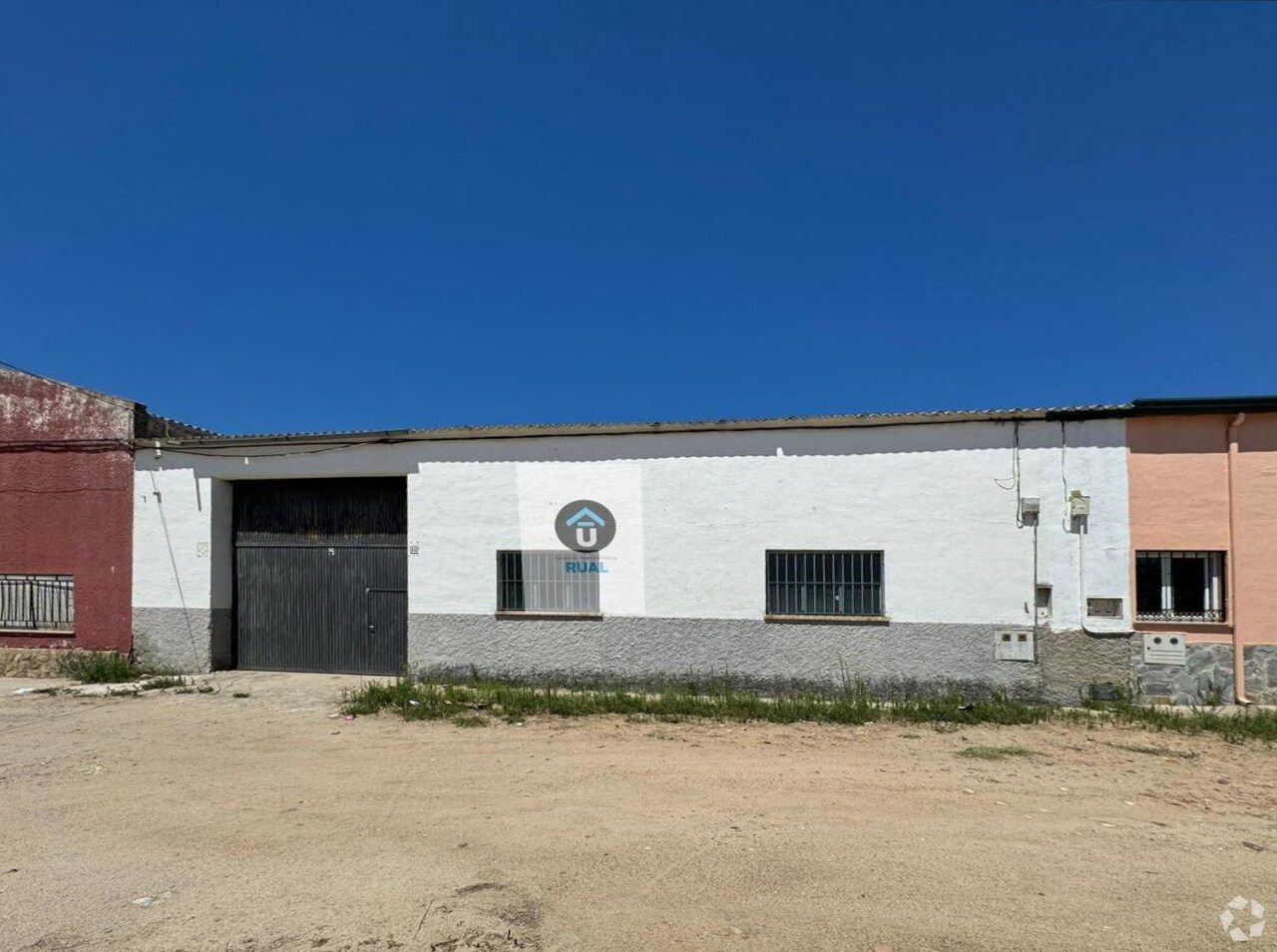 Industrial in Belvís de la Jara, Toledo for sale Primary Photo- Image 1 of 13