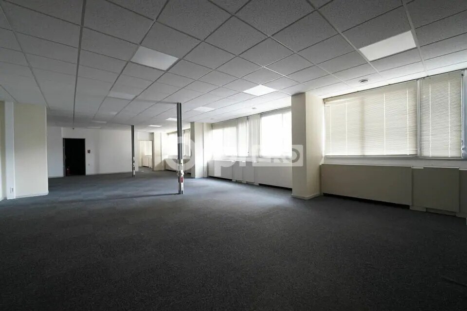 Office in Lyon to rent Interior Photo- Image 1 of 25