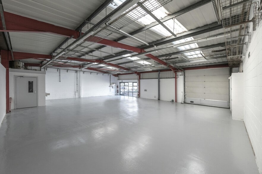 Abbey Rd, London to rent - Building Photo - Image 2 of 20