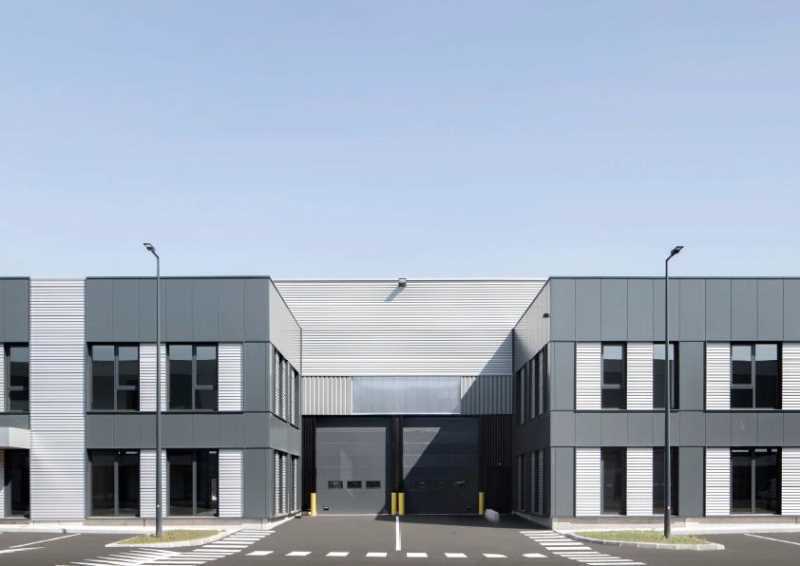 Light Industrial in Le Bourget to rent - Building Photo - Image 2 of 5