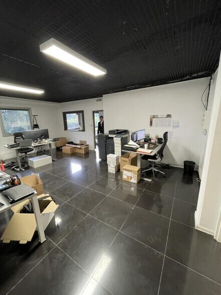 Light Industrial in Gennevilliers to rent - Interior Photo - Image 3 of 14