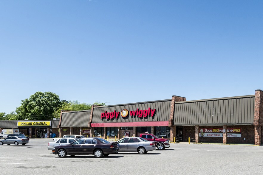 3439 Lower Wetumpka Rd, Montgomery, AL 36110 UK