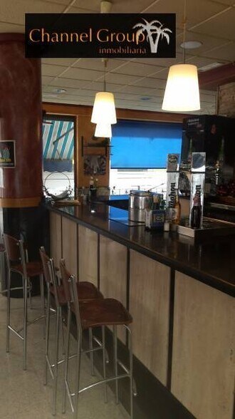 Retail in Orihuela, Alicante to rent - Building Photo - Image 2 of 8