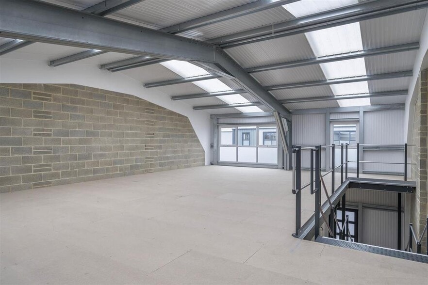 Unit 2, Ramsgate to rent - Building Photo - Image 3 of 6