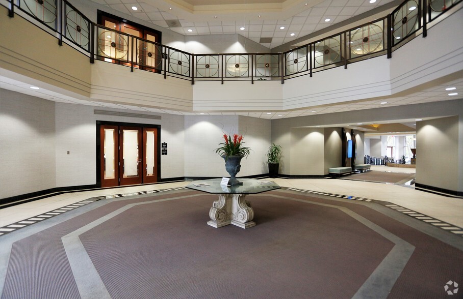 9020 Stony Point Pky, Richmond, VA for rent - Lobby - Image 2 of 7