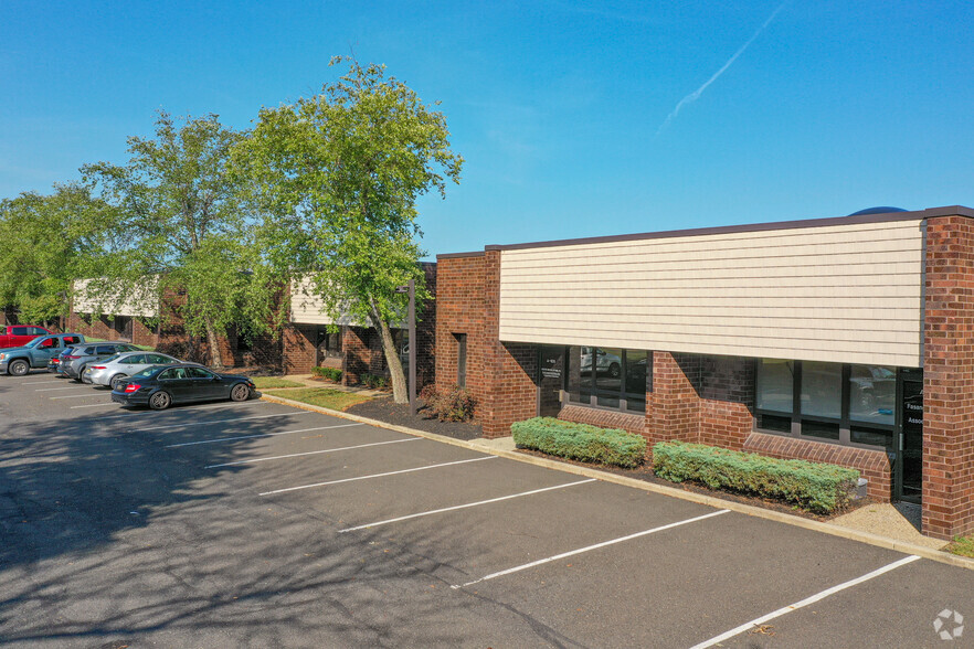 520 Fellowship Rd, Mount Laurel, NJ for sale - Building Photo - Image 1 of 1