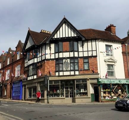 19-21 High St, Lyndhurst for sale Primary Photo- Image 1 of 12