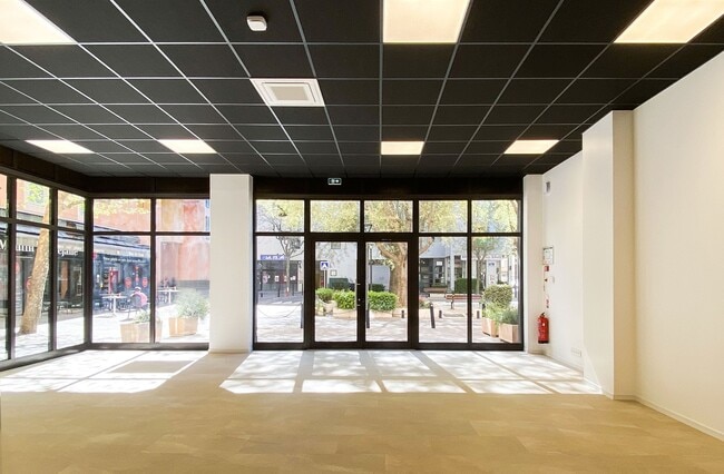 Location Commerce 80 m²