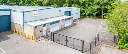 11-15 Walker Way, Thornbury to rent Building Photo- Image 1 of 1