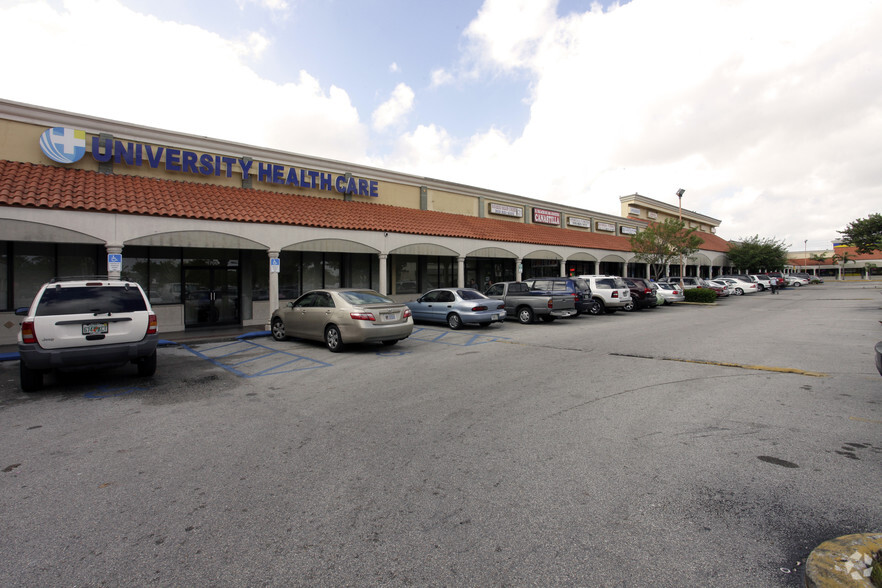 1700 W 68th St, Hialeah, FL for rent - Building Photo - Image 2 of 3