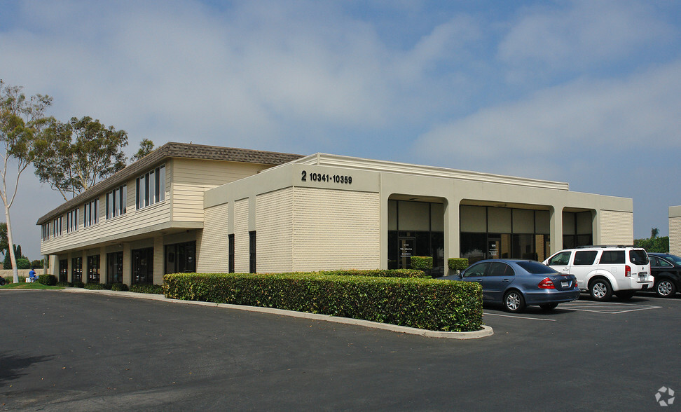 10341-10359 Los Alamitos Blvd, Los Alamitos, CA for rent - Primary Photo - Image 1 of 5