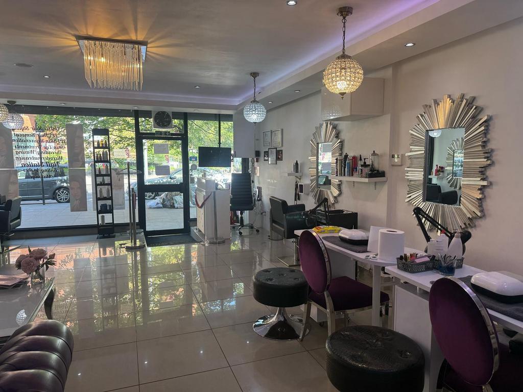 4-5 New Ealing Broadway, London to rent Interior Photo- Image 1 of 1